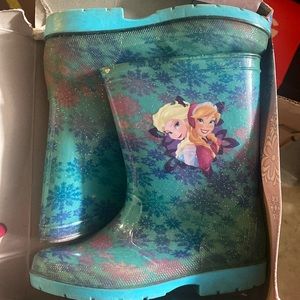Frozen boots size 12